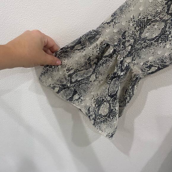 Altar'd State Snakeskin Tiered Mini Dress Bell Sleeve Boho Gypsy Babydoll Sz XS - Picture 8 of 11